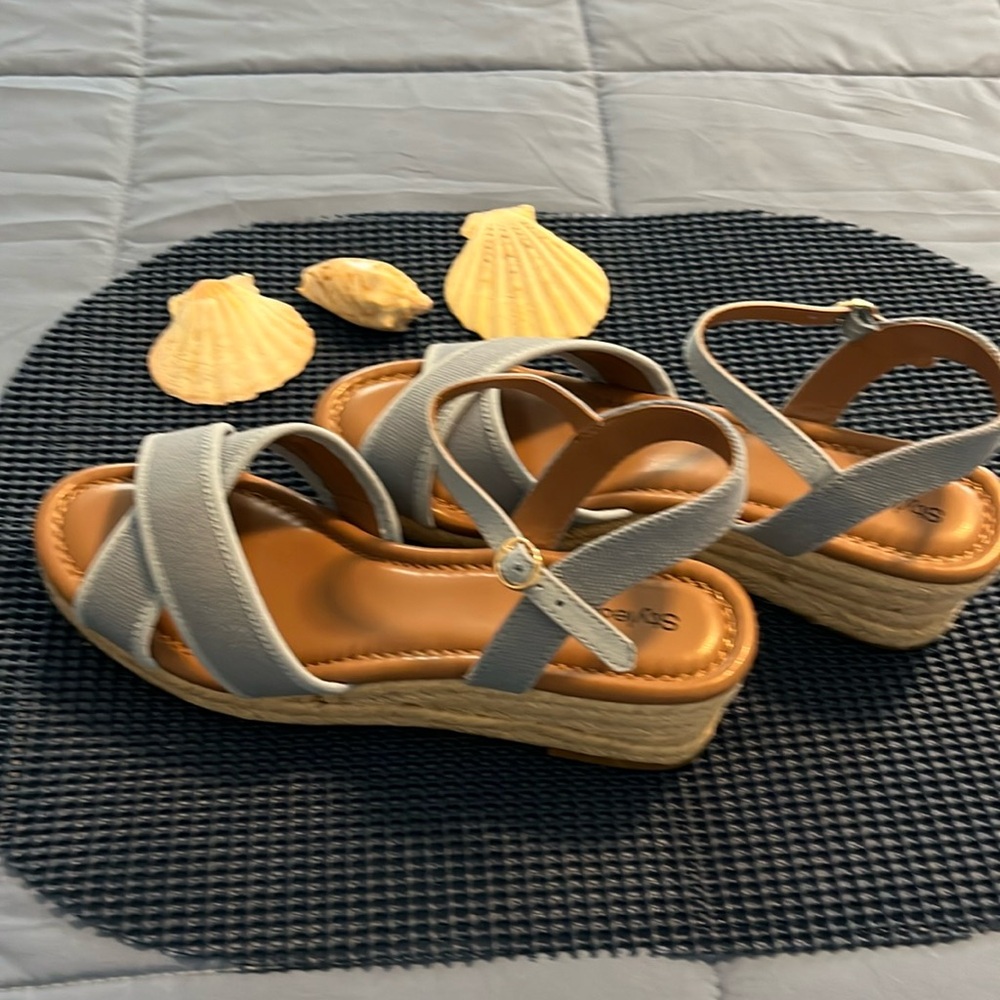 Wedge Heel Sandals👙🍷🛳️Only worn once on a Cruise